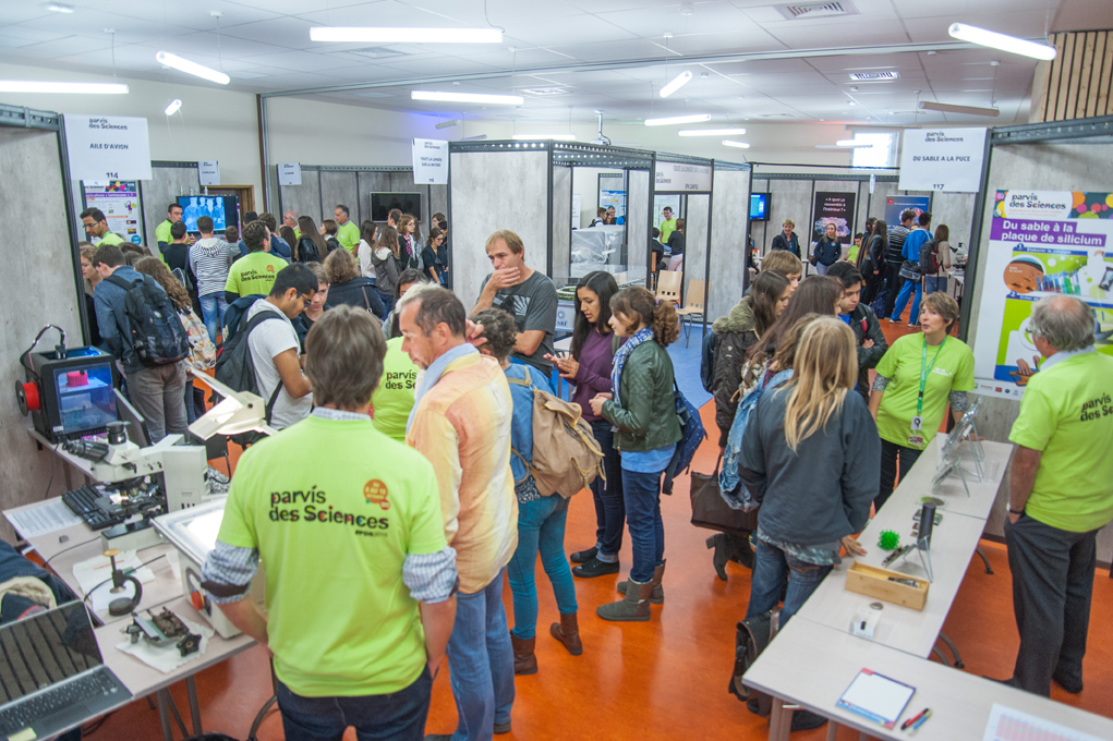 Parvis des Sciences 2015 - Stands